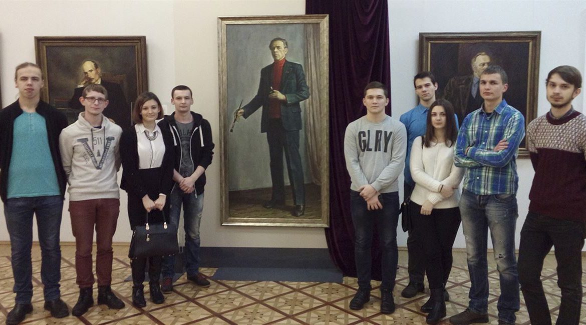 Посещение галереи Михаила Савицкого